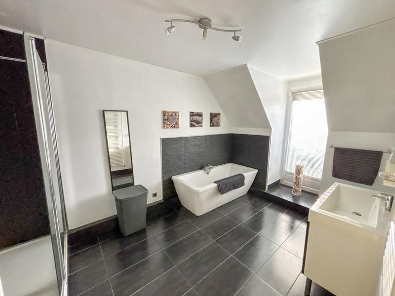 Maison - 103 m² - 5 pièces