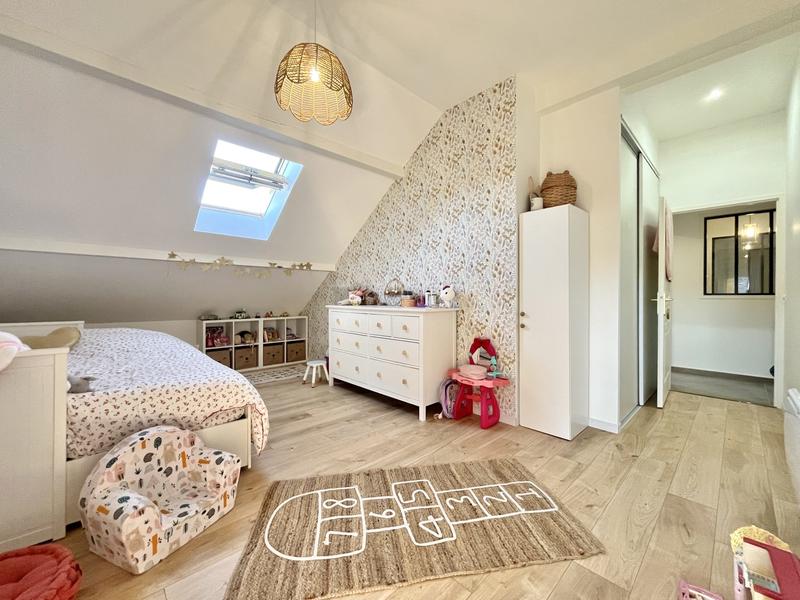 Maison contemporaine - 250 m² - 8 pièces