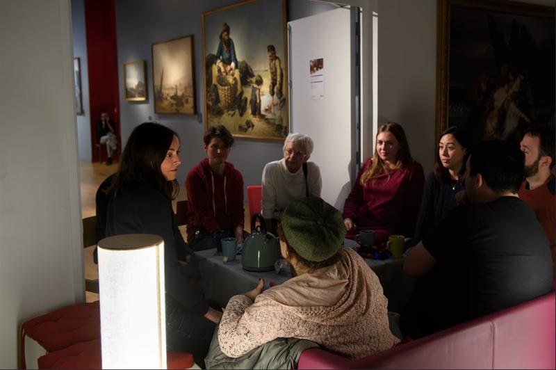 Café musée autour de "Qui m'a peint ?"