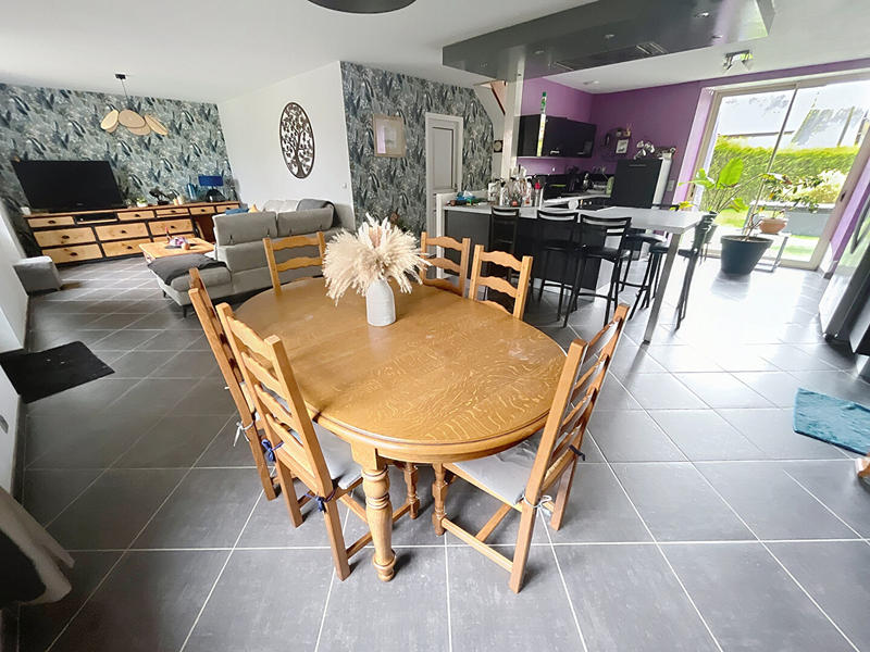 Maison - 157 m² - 8 pièces