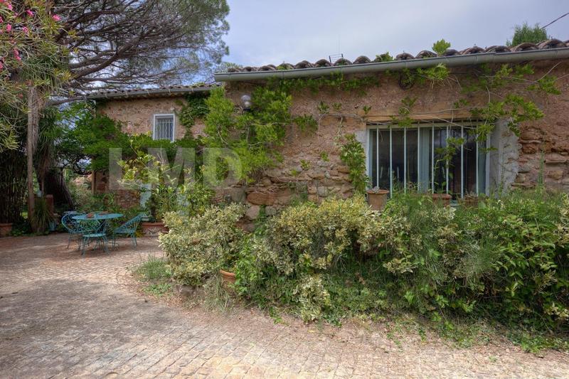 Maison - 180 m² - 9 pièces