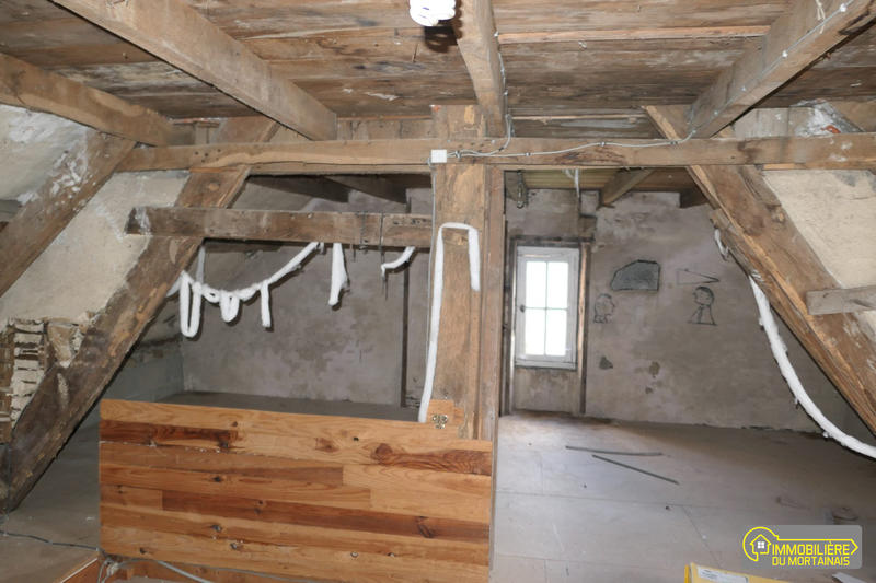 Maison - 94 m² - 5 pièces