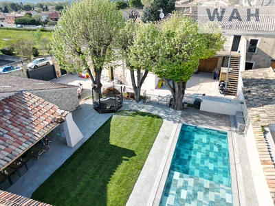 Propriété - 407 m² - 12 pièces