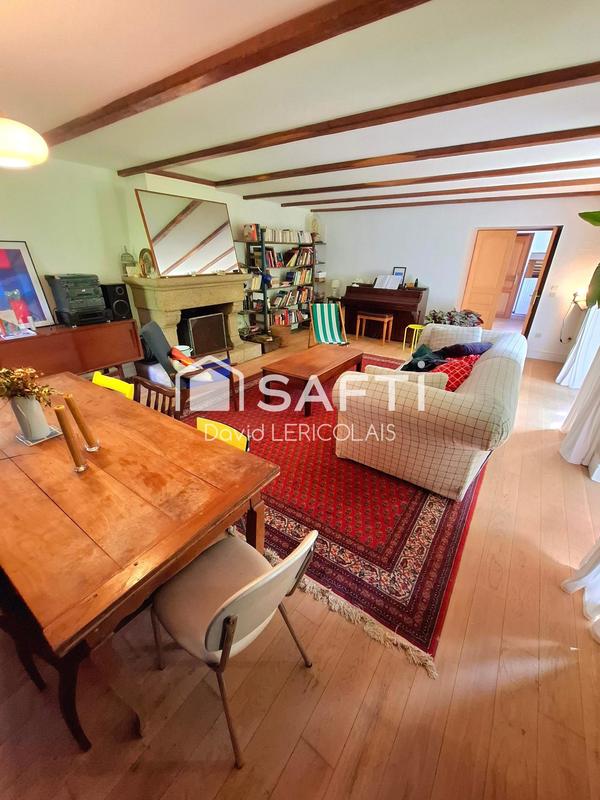 Maison - 244 m² - 10 pièces