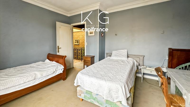 Propriété - 230 m² - 10 pièces