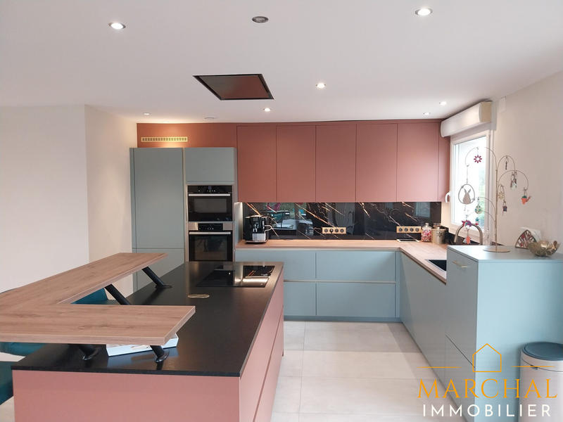 Maison traditionnelle - 205 m² - 7 pièces