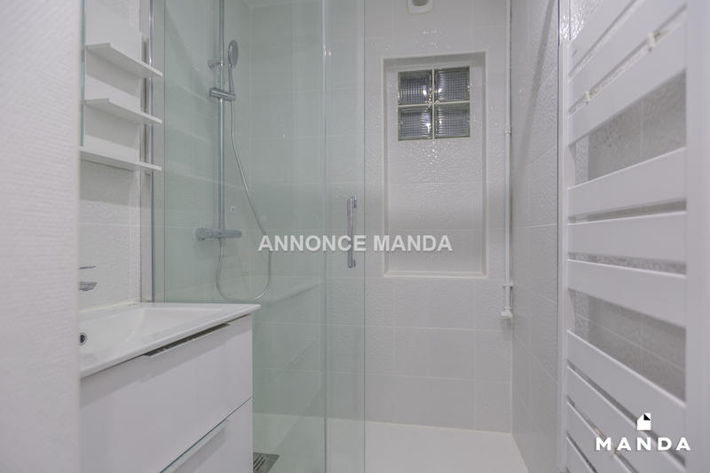 Chambre - 9 m² - 5 pièces