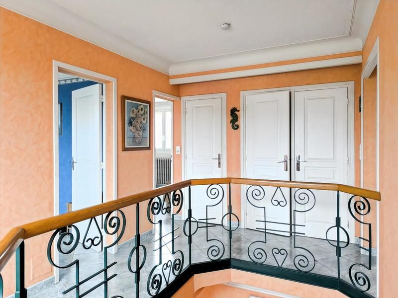 Maison - 158 m² - 8 pièces