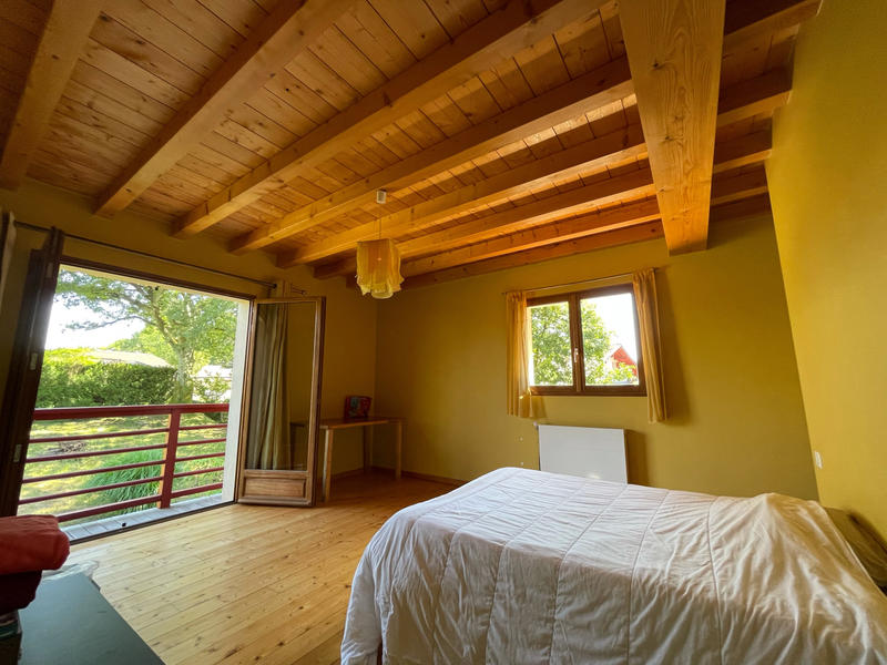 Maison - 225 m² - 10 pièces