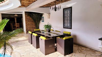 Villa - 259 m² - 11 pièces