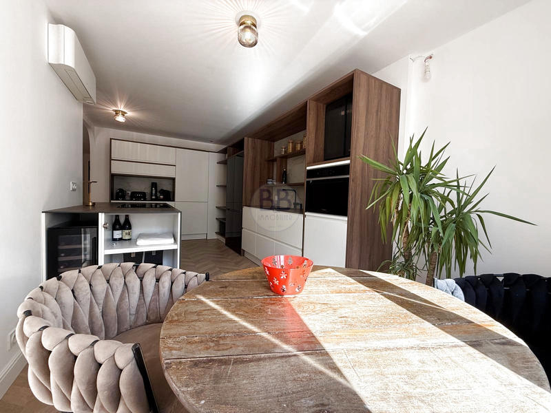 Appartement - 100 m² - 4 pièces