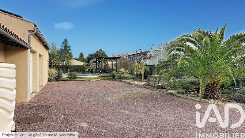 Maison - 181 m² - 9 pièces