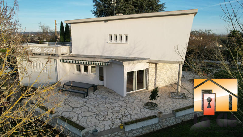 Maison - 152 m² - 6 pièces