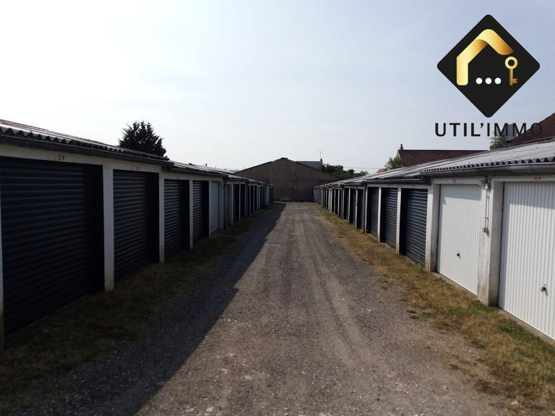 Parking / Garage - 882 m²