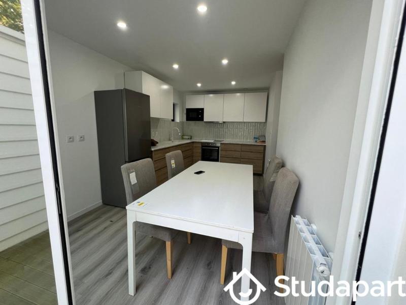 Chambre - 13 m² - 1 pièce