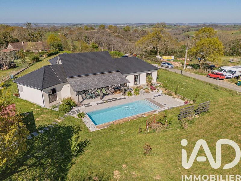 Maison - 178 m² - 5 pièces