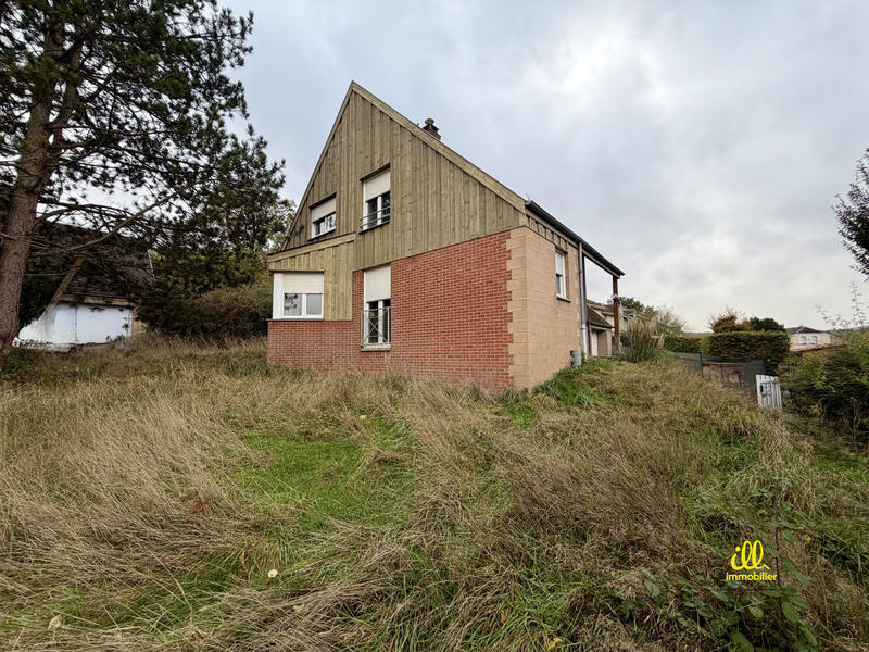 Maison - 90 m² - 5 pièces