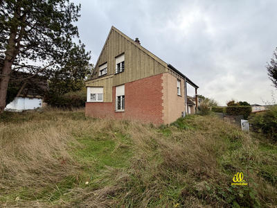 Maison - 90 m² - 5 pièces