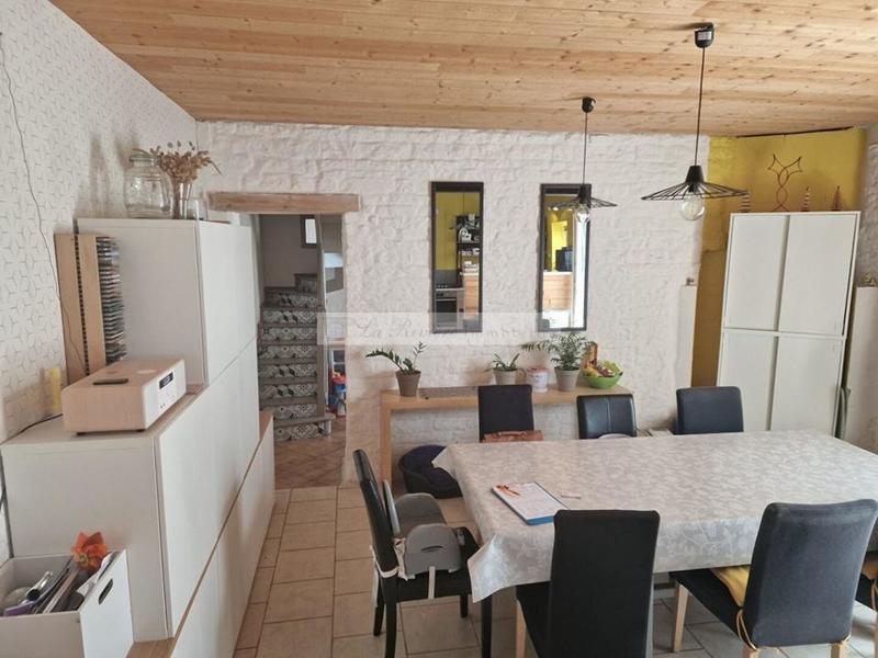 Maison - 208 m² - 9 pièces