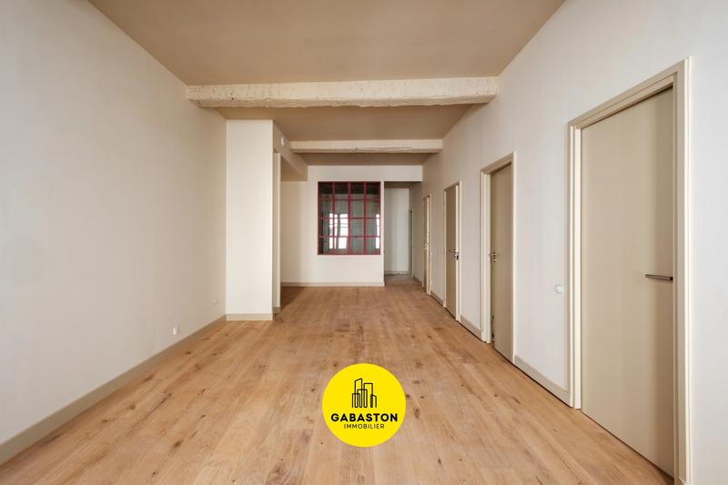 Immeuble - 271 m² - 9 pièces