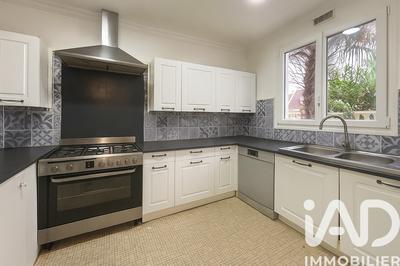 Maison - 142 m² - 8 pièces