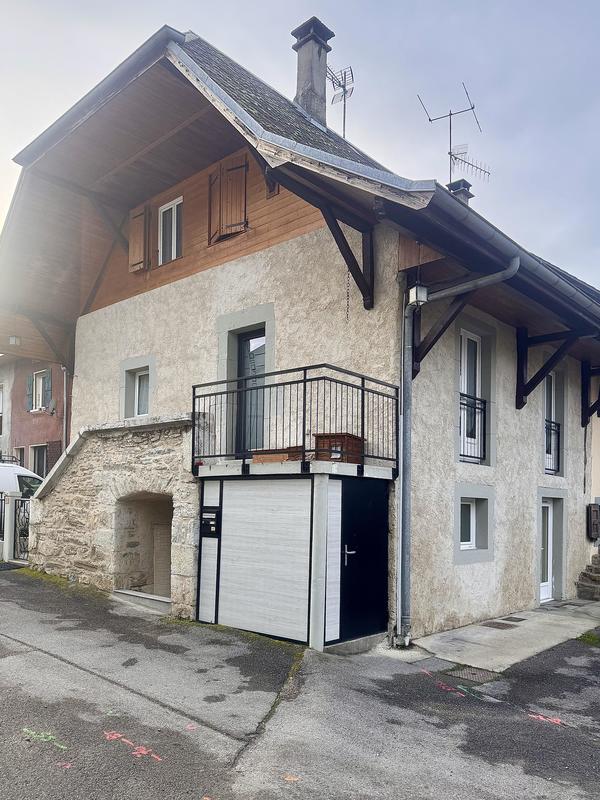 Appartement - 99 m² - 6 pièces