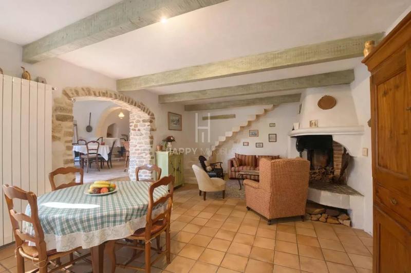 Mas - 250 m² - 8 pièces