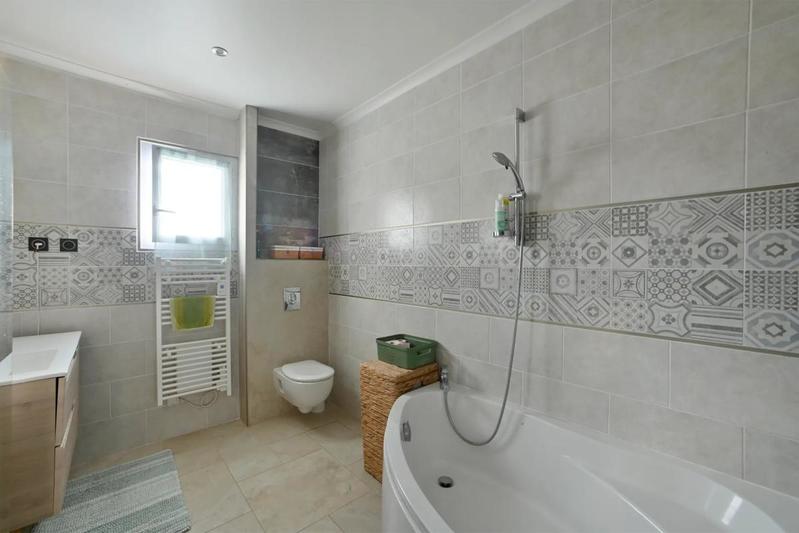 Villa - 232 m² - 8 pièces