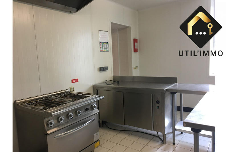 Maison - 1 062 m² - 13 pièces