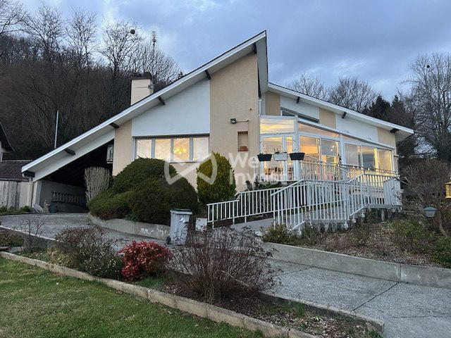 Maison - 200 m² - 7 pièces