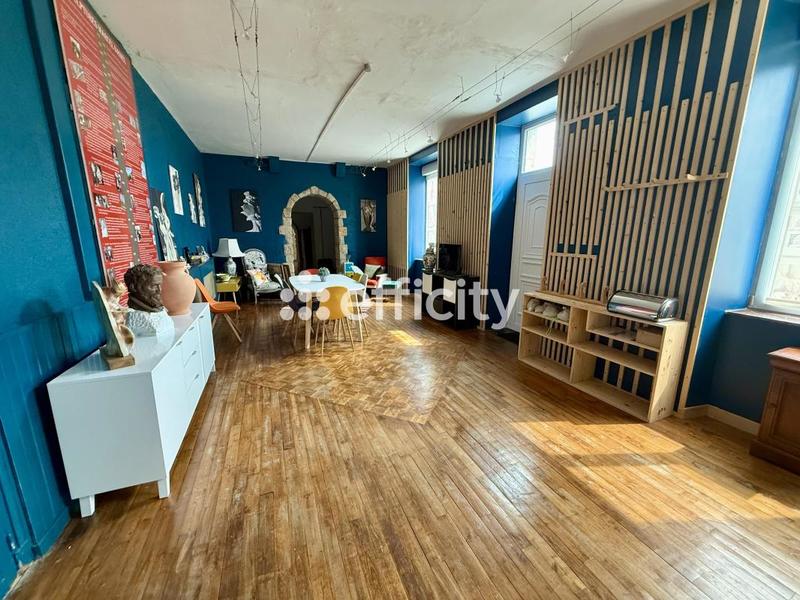 Maison - 263 m² - 8 pièces