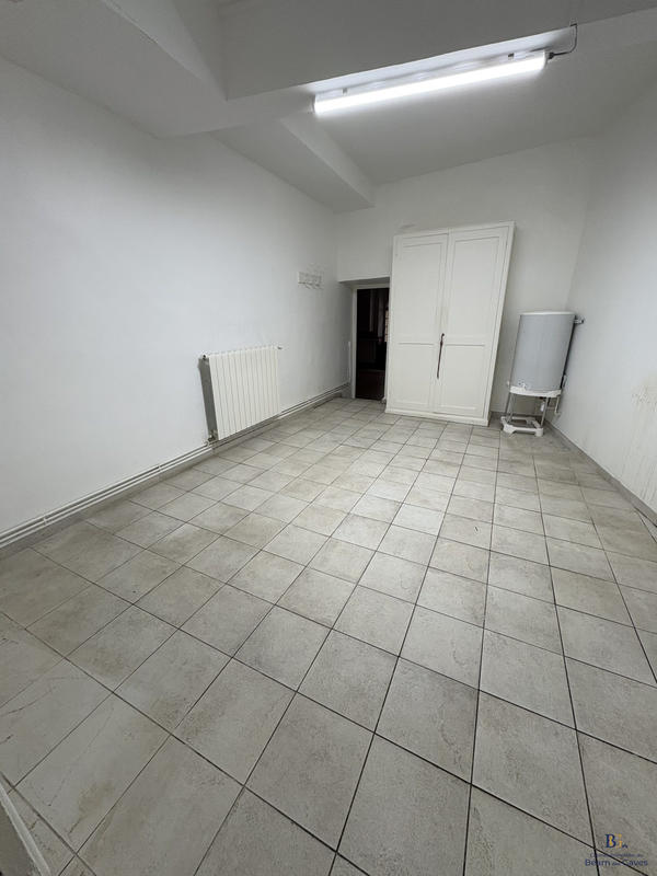 Local d'activités - 96 m² - 6 pièces