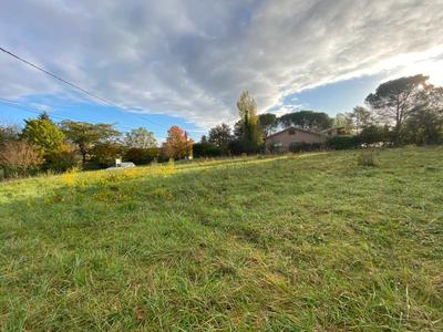 Terrain constructible - 764 m²