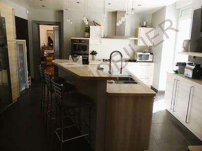 Demeure - 210 m² - 7 pièces