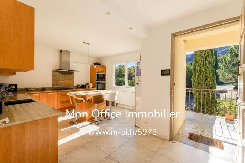 Maison - 200 m² - 5 pièces