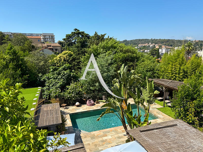 Maison - 201 m² - 5 pièces