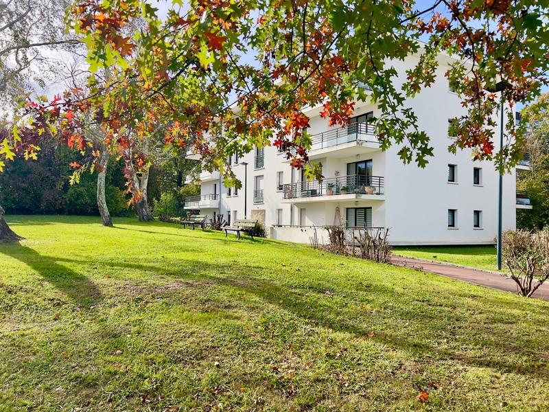 Appartement - 104 m² - 5 pièces