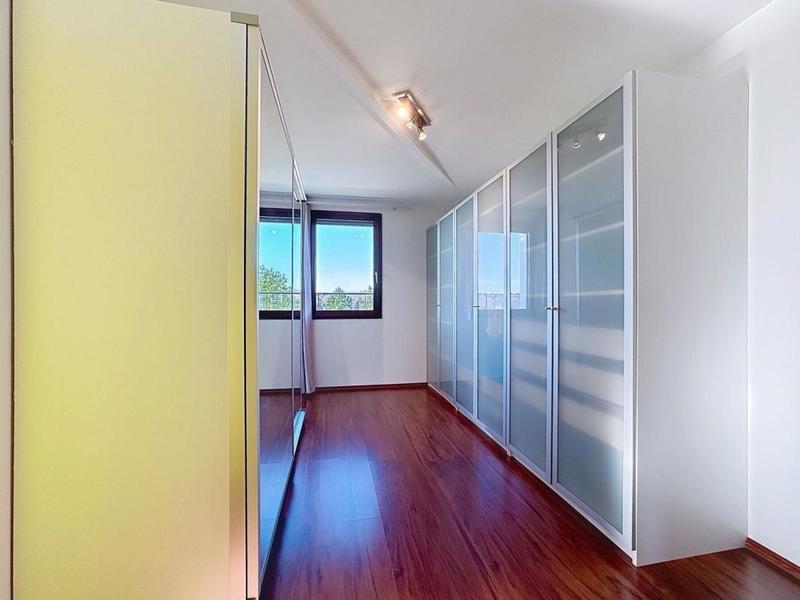 Maison - 213 m² - 5 pièces