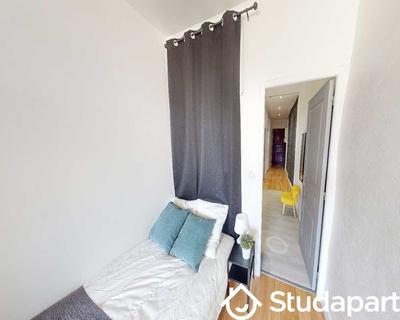 Chambre - 70 m² - 1 pièce