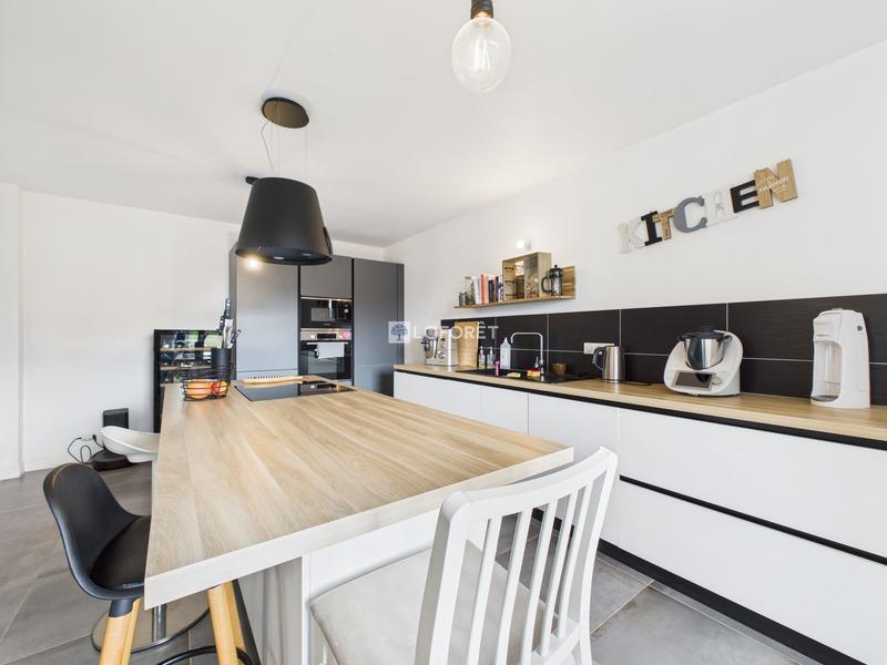 Maison - 111 m² - 4 pièces