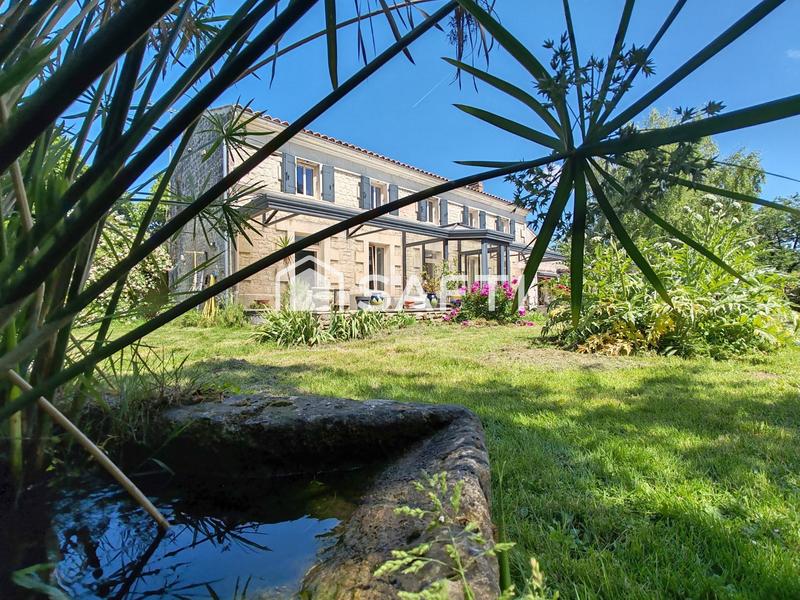 Maison - 249 m² - 8 pièces