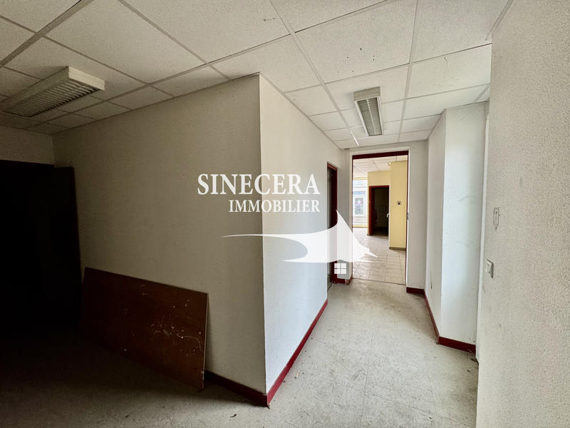 Local commercial - 1 087 m²