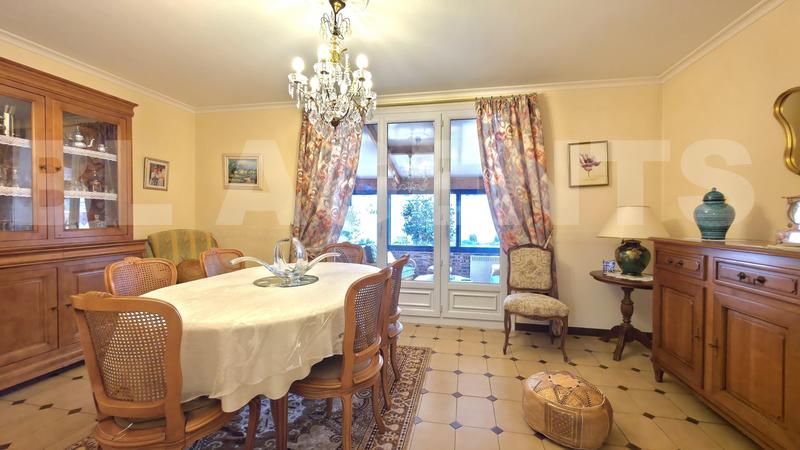 Maison - 96 m² - 5 pièces