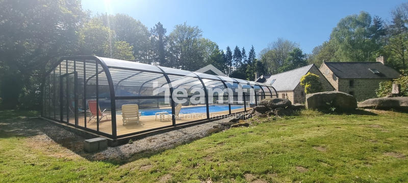 Maison - 230 m² - 8 pièces