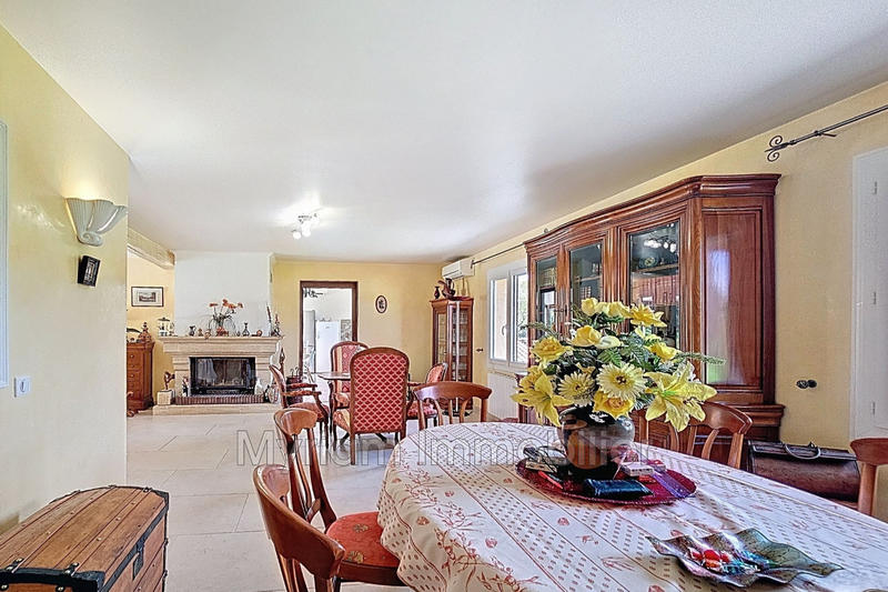 Maison - 177 m² - 5 pièces