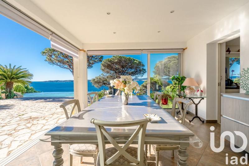 Maison - 230 m² - 7 pièces