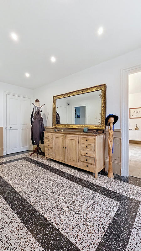 Maison - 284 m² - 8 pièces