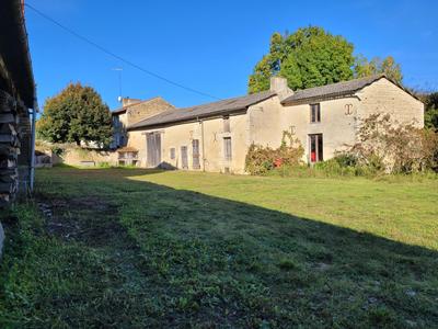 Maison - 200 m² - 8 pièces