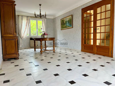 Maison traditionnelle - 97 m² - 5 pièces