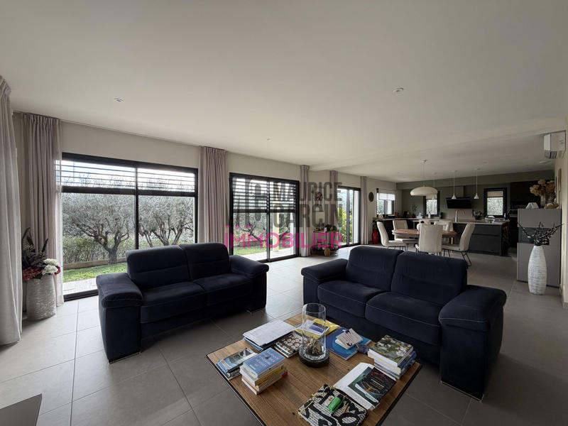 Maison - 180 m² - 6 pièces